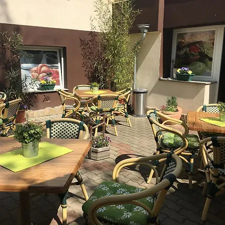 아파트 Apartament Roza V Tsentre Heviza Hévíz