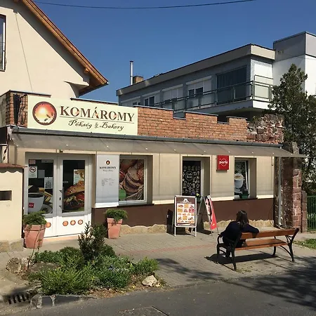 아파트 Apartament Roza V Tsentre Heviza